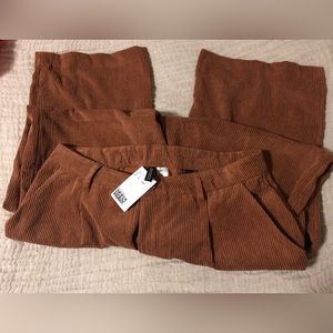 H&M Divided cute corduroy pants. Loose fit, size L. NWT.